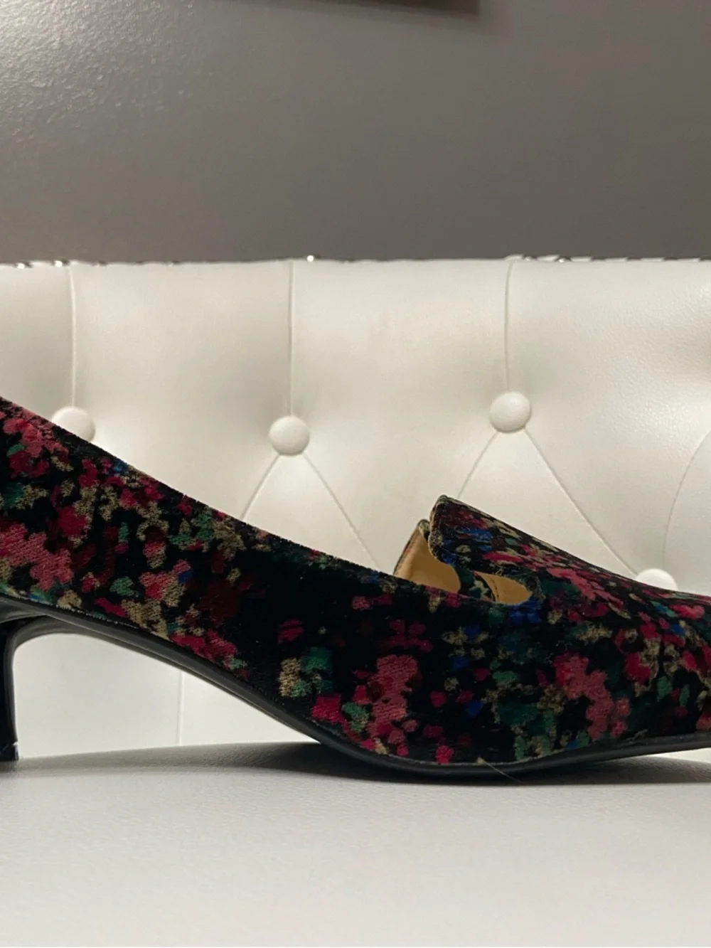 Beautiful BELLINI Bobcat Black Floral Velvet 2.25" Kitten Heel Dark Fairy 11W - Picture 12 of 17